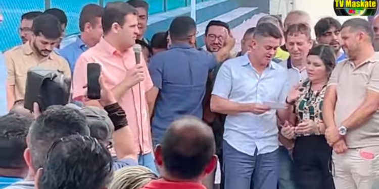 Entrega do complexo esportivo Armando Mendes