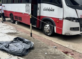 Urgente: Pedestre m0rr3 atropelado por micro-ônibus na Djalma Batista
