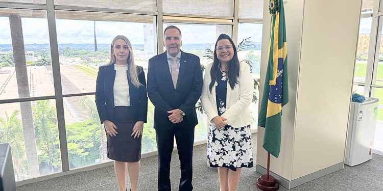 MP do Amazonas firma parceria com Ministério da Justiça para ampliação de recursos do Gaeco
