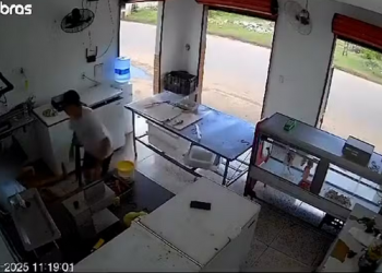 Vídeo: Empresário é eletrocutado ao usar celular carregando na tomada