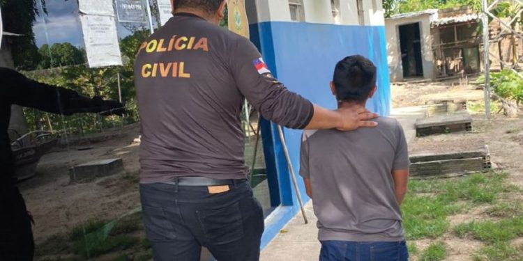 Professor indígena é preso por estupr4r as três filhas no Amazonas; uma foi hospitalizada