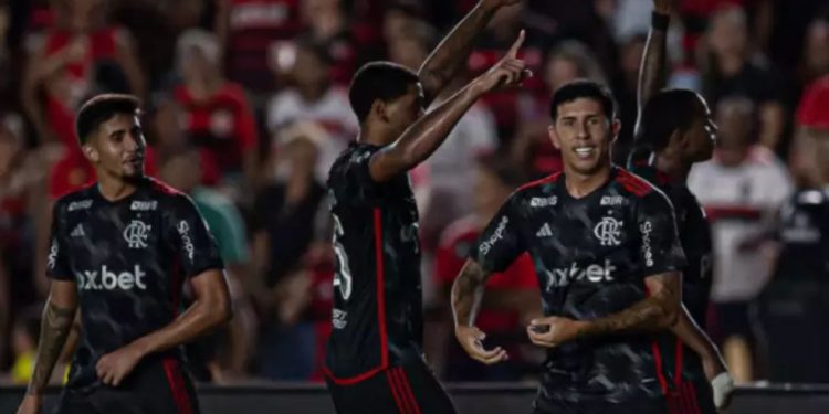 Flamengo goleia Bangu em primeira vitória no Carioca