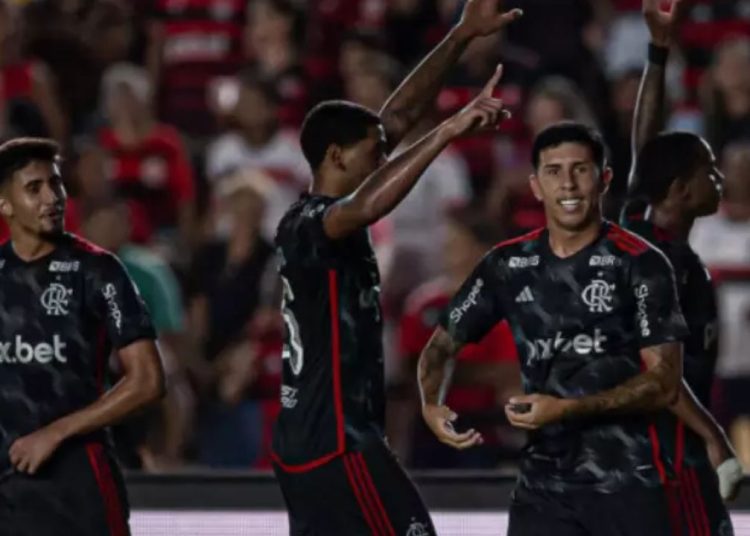 Flamengo goleia Bangu em primeira vitória no Carioca