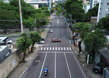 Sinalização nova, no bairro Adrianópolis