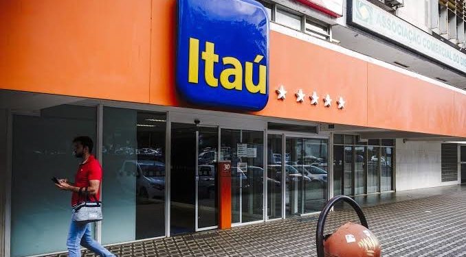 Itaú e o golpe contra a agiotagem oficial; Neymar gordo e bichado; Menezão duro de matar; e a água e os trovões que estão deixando Renatinho Jr. magrinho. Leia antes que se estrague.