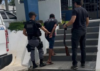 Neném do papai agride madrasta por ser mais jovem que o pai dele