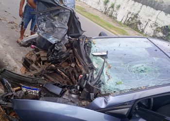 Colisão deixa motorista ferido na Av. Cosme Ferreira