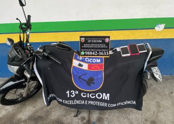 Pilantra trapalhão – Roubou e na hora da fuga colidiu contra a viatura da polícia