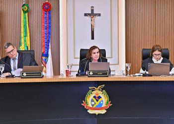 Condenado! Ex-prefeito de Humaitá deve devolver mais de R$ 560 mil por irregulares no transporte escolar, decide TCE-AM