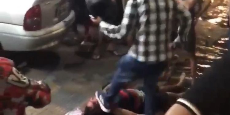 Roubar, nunca mais! Ladrão é espancado até a morte. Veja o vídeo