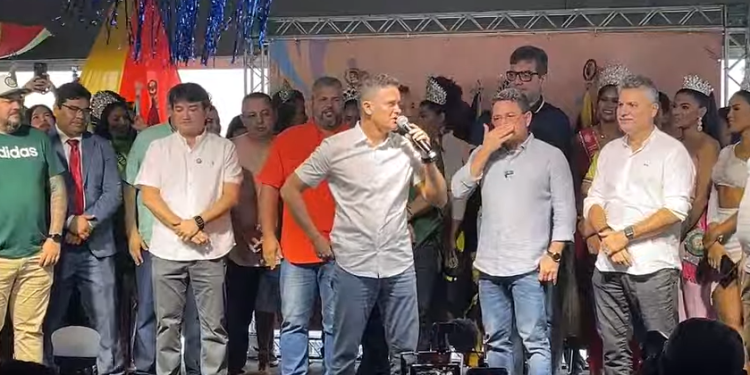 Entrega do fomento para as escolas de samba do Carnaval 2025