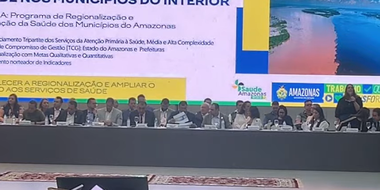 Governador firma acordo para reforçar saúde no interior