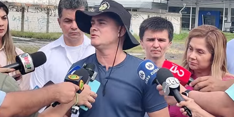 Prefeito David Almeida apresenta terreno para construção da Fundação  Cidade do Autismo