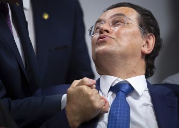 Braga na cabeça; quer andar de carro velho, amor?; menor, só acompanhado; Água Branca virará lama