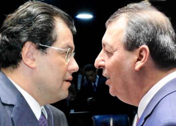 Regabofe para senadores e recado velado; Plínio e Wilson barrados no baile pegam o beco