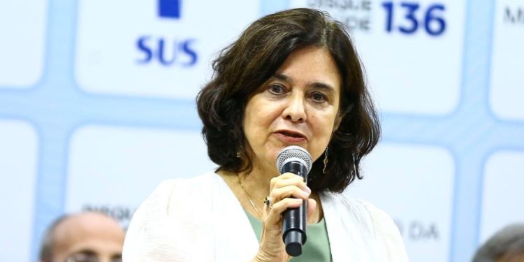 Ministra anuncia aumento no custeio das equipes de Saúde ribeirinhas