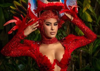 Isabelle Nogueira é musa da Grande Rio