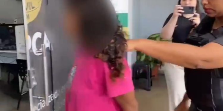 Veja o vídeo: Madrastra do cão!  Prostituia enteadas por R$ 30