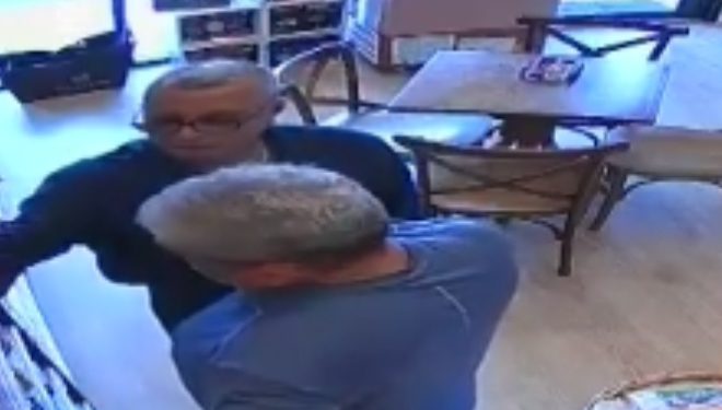 Idosos deram prejuízos ao furtarem chocolate da Cacau Show