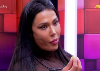 No Quarto Secreto , Gracyanne se revolta com Diogo