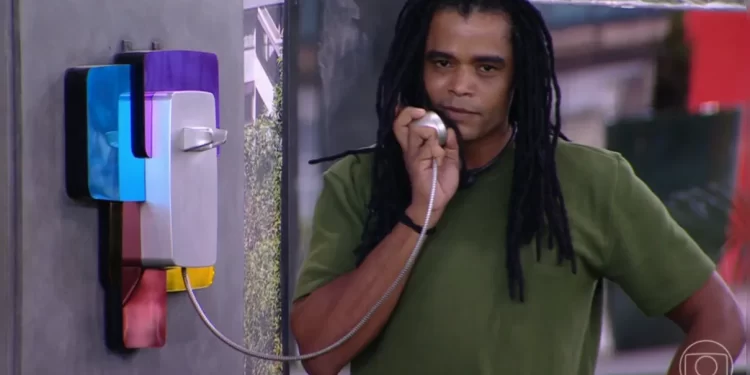 Diogo atende o Big Fone e está no paredão