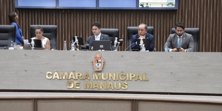 Ruim ou muito ruim – Manauaras analisam atuação dos 41 vereadores