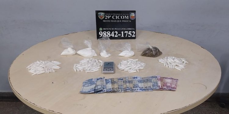 Com trouxinhas no bolso, “Zé droguinhas” são presos