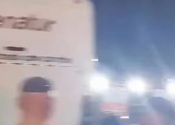 Morreu de gaiato! Motociclista teve a cabeça esmagada ao fazer ultrapassagem errada