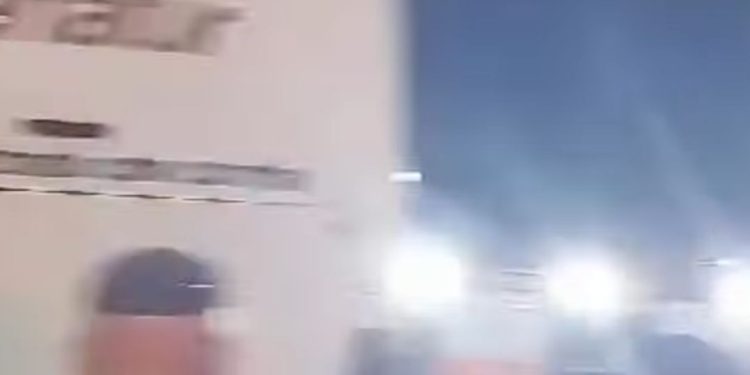 Morreu de gaiato! Motociclista teve a cabeça esmagada ao fazer ultrapassagem errada