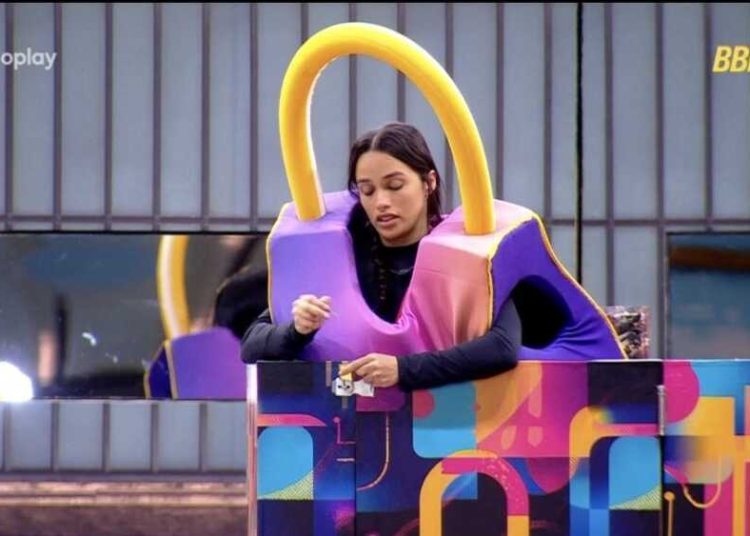 Eva passa de 10 horas no “Monstro Cadeado”