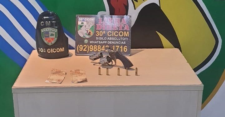 Preso! Correu da polícia porque usava uma 38 na cintura