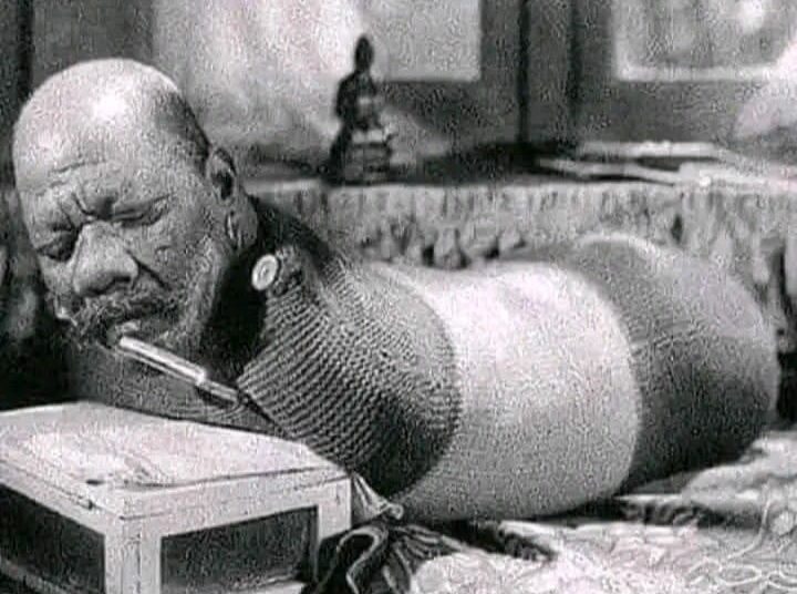 A incrível história de Randyan: O Homem Lagarta