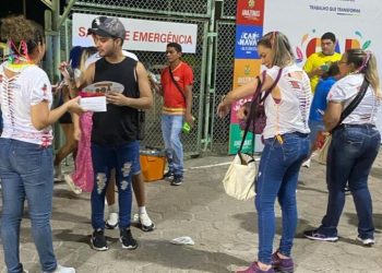 Melhor prevenir – Equipes da Semsa realizam ações de prevenção ao HIV/Aids e oferta do PrEP no sambódromo