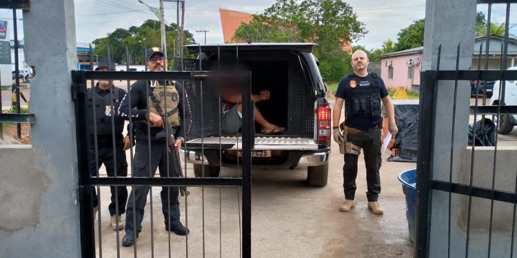 Vídeo. Professor é preso por aliciar alunas