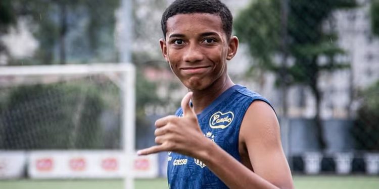 Puxou o pai! Filho de Robinho pode estrear no Santos