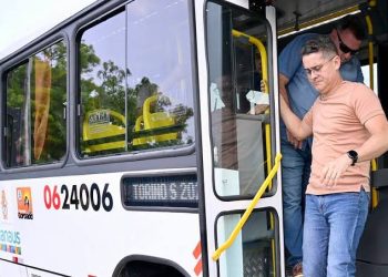 David Almeida recorre da decisão judicial que suspendeu reajuste da tarifa de ônibus