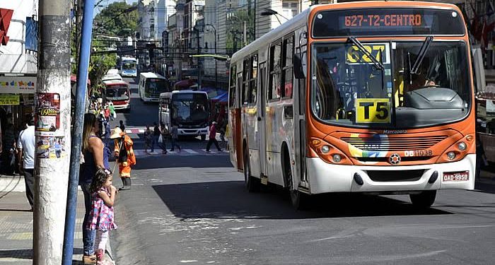 Passagem de ônibus custará R$ 5 a partir de sábado