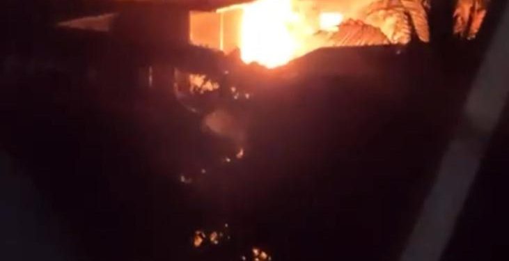 Morrem duas pessoas em incêndio, no bairro Nossa Senhora das Graças. Veja vídeo.