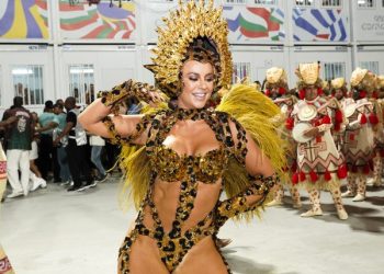 Fim de carreira! Paola Oliveira anuncia despedida como rainha de bateria da Grande Rio