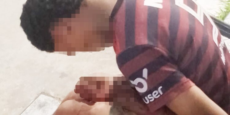 Vagabundo pega tiro nas duas mãos após tentar furtar
