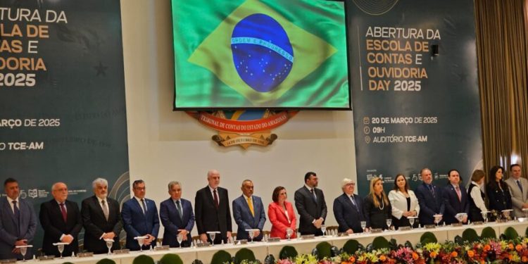 TCE-AM realiza abertura do ano letivo da ECP e celebra Dia do Ouvidor