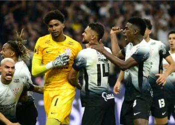 Corinthians derrota Palmeiras por vantagem e vence Paulistão