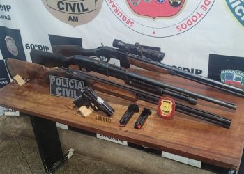 “Piratas do rio” fogem e abandonam armas e munições