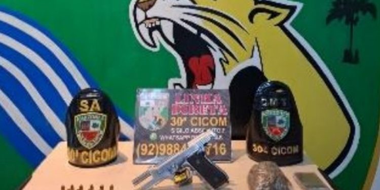 Vizinhos denunciam dono de bar por estar armado no Novo Aleixo