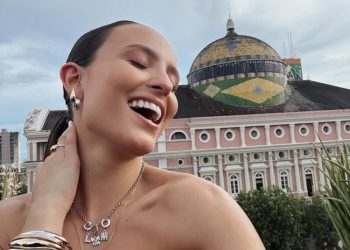 Larissa em solo Manauara