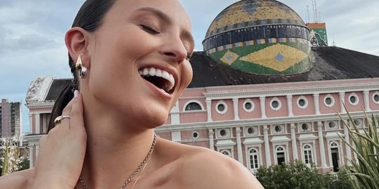 Larissa em solo Manauara