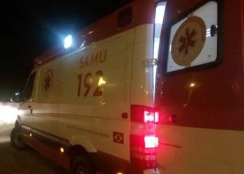 Motociclista fica ferido após colidir contra carro, no São José