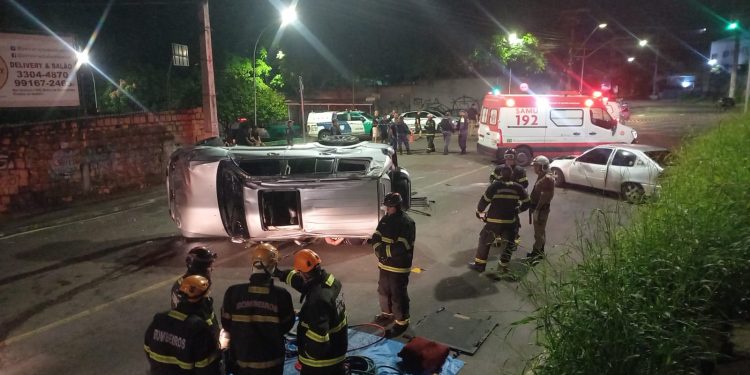 Fez gracinha no trânsito e o pior aconteceu! Jovem tem cabeça esmagada após motorista avançar sinal