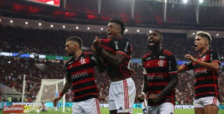 Flamengo vence o Vasco e fica perto da final do Carioca
