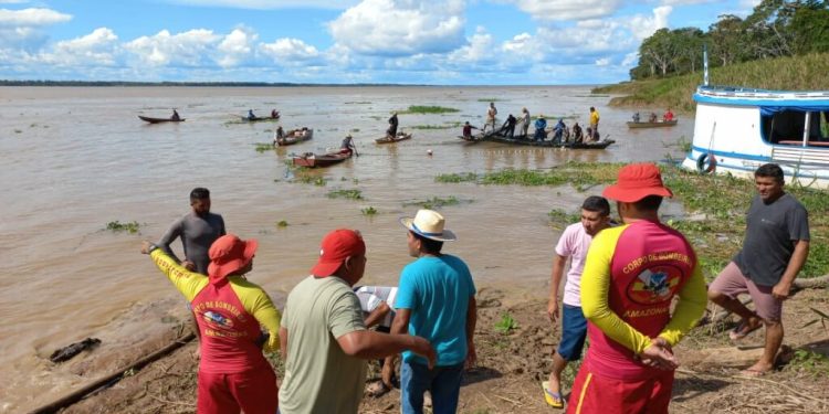 Buscas por jovens desaparecidos no Rio Amazonas seguem intensas